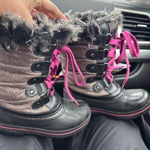 Girls size 12 k warm winter Boots with fur and insulated so cute! Gently used.